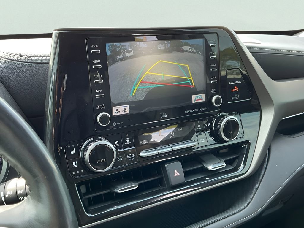 Used 2020 Toyota Highlander Limited image 38
