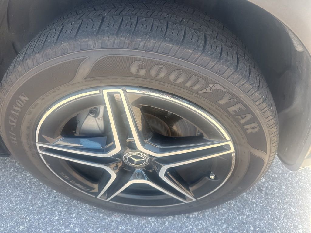 Used 2021 Mercedes-Benz GLC 300 image 9