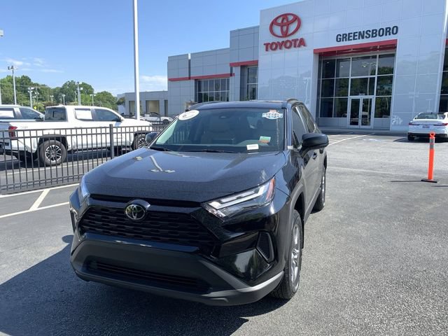 Certified 2025 Toyota RAV4 LE AWD/4WD image 1