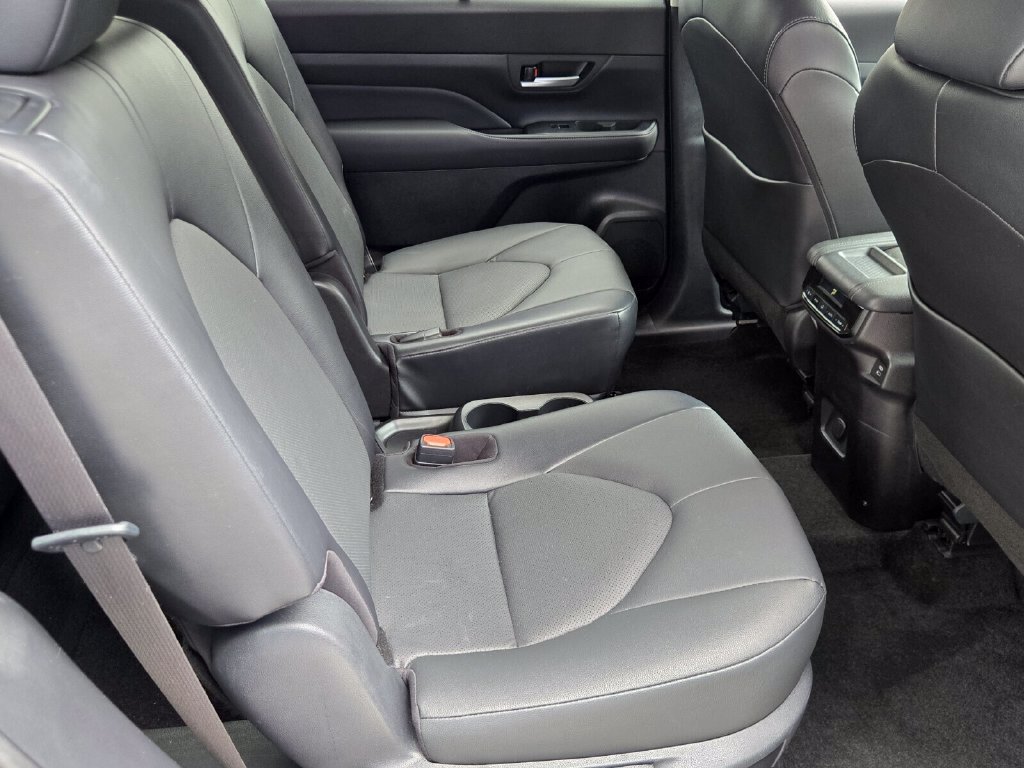 Used 2024 Toyota Grand Highlander AWD Hybrid image 19