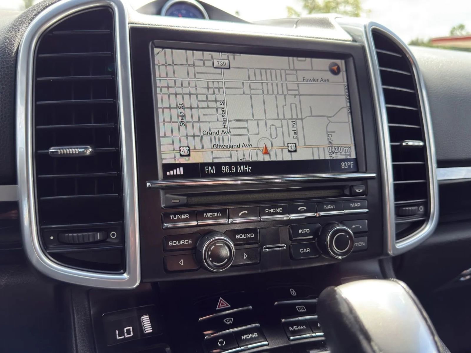 Used 2013 Porsche Cayenne Diesel AWD/4WD image 22