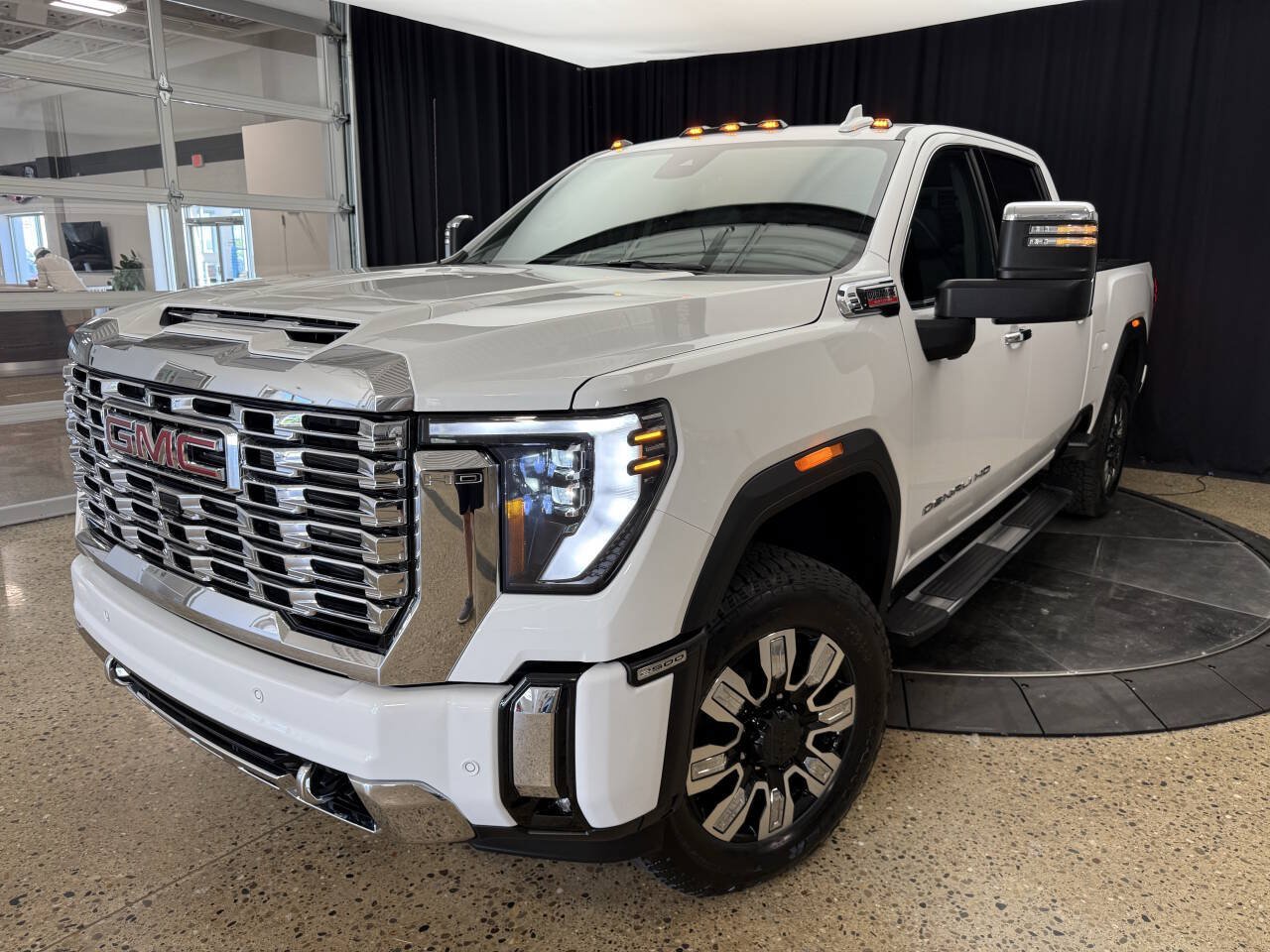 Used 2026 GMC Sierra 2500 Denali w/ Denali Reserve Package AWD/4WD image 2