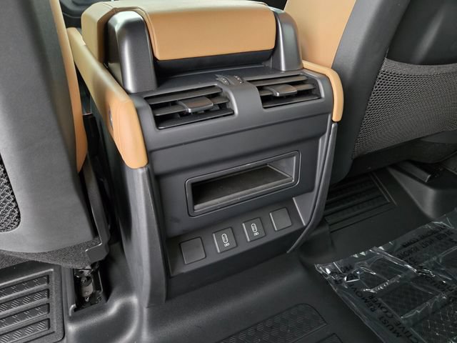 New 2026 Land Rover Defender 110 X-Dynamic SE AWD/4WD image 13