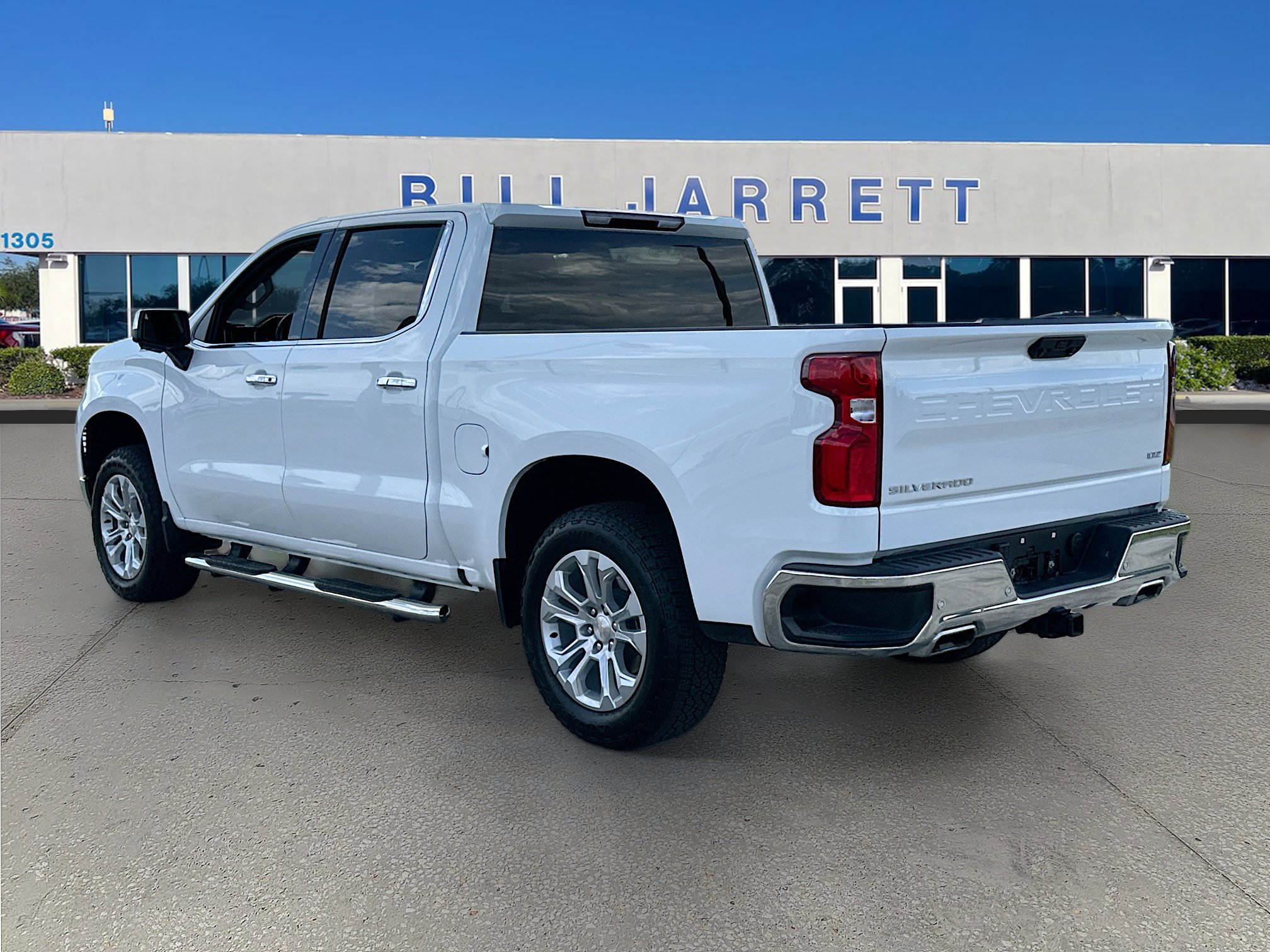 Used 2025 Chevrolet Silverado 1500 LTZ image 5