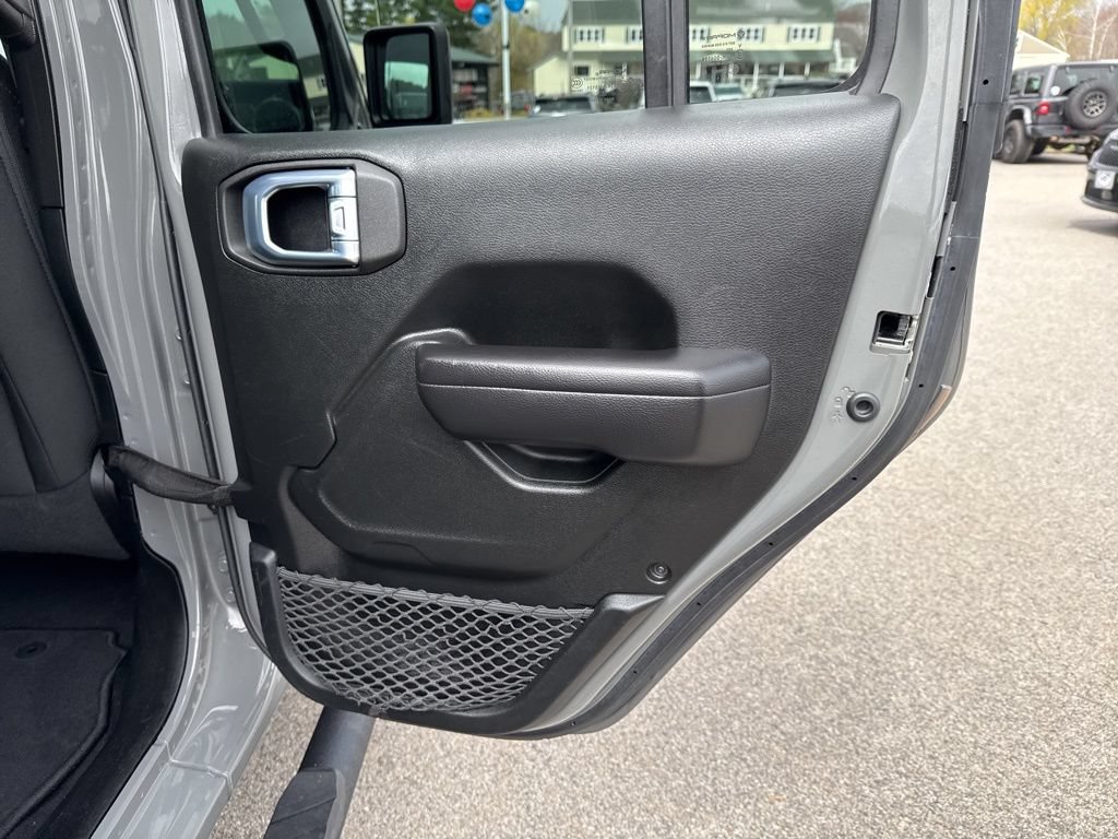 Certified 2021 Jeep Gladiator Sport AWD/4WD image 23