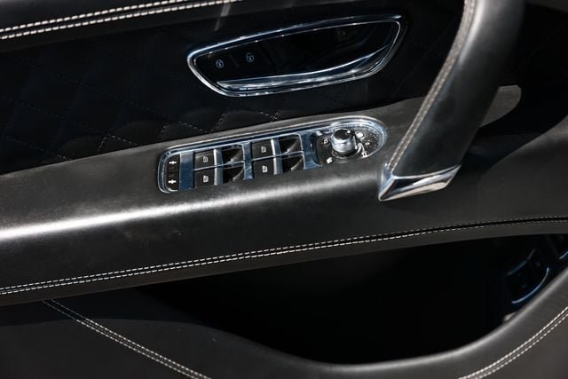 Used 2018 Bentley Bentayga AWD/4WD image 58