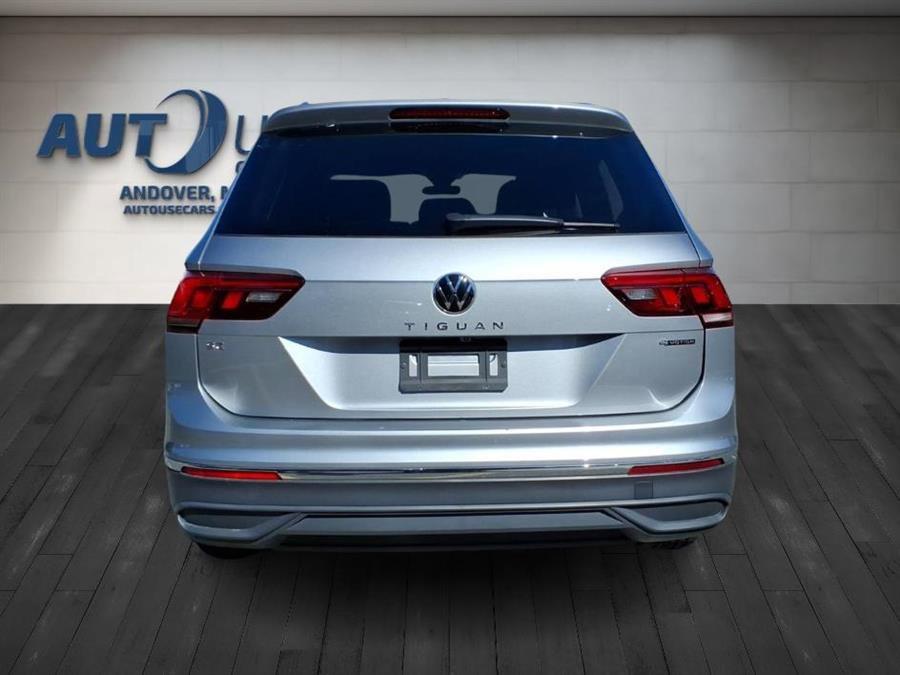 Used 2024 Volkswagen Tiguan SE image 5