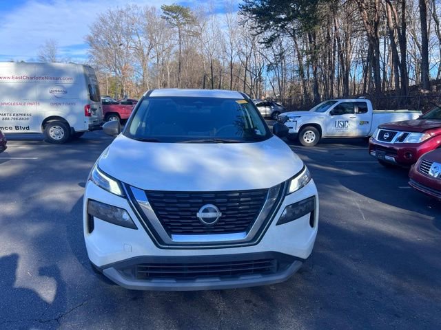 Used 2022 Nissan Rogue S image 2