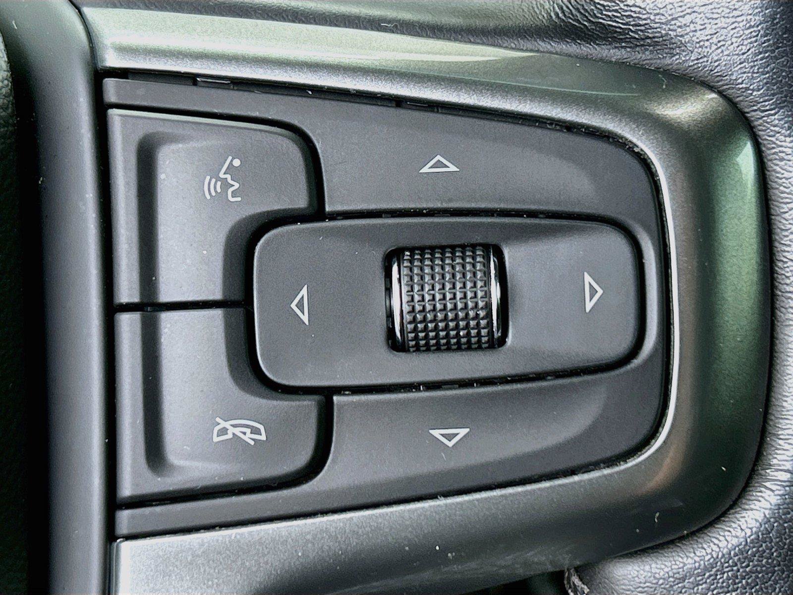 Used 2022 Chevrolet Silverado 1500 RST AWD/4WD image 37