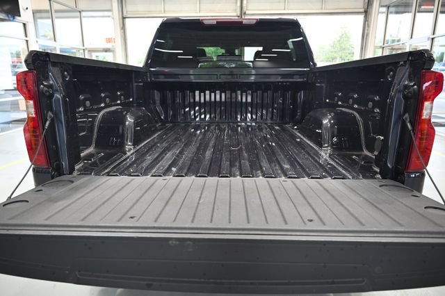 Used 2023 Chevrolet Silverado 1500 LT AWD/4WD image 7