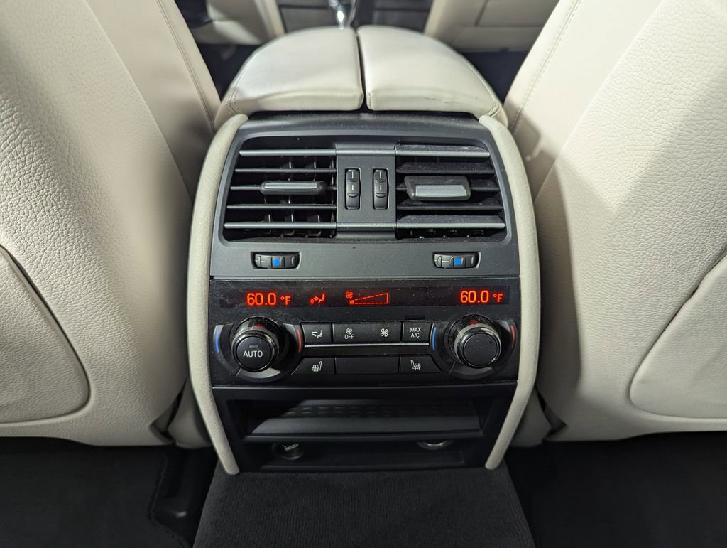 Used 2015 BMW 750Li RWD image 38