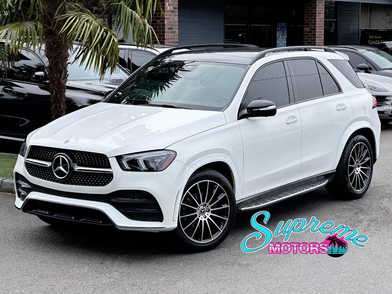Used 2022 Mercedes-Benz GLE 350 4MATIC w/ AMG Line Exterior image 1