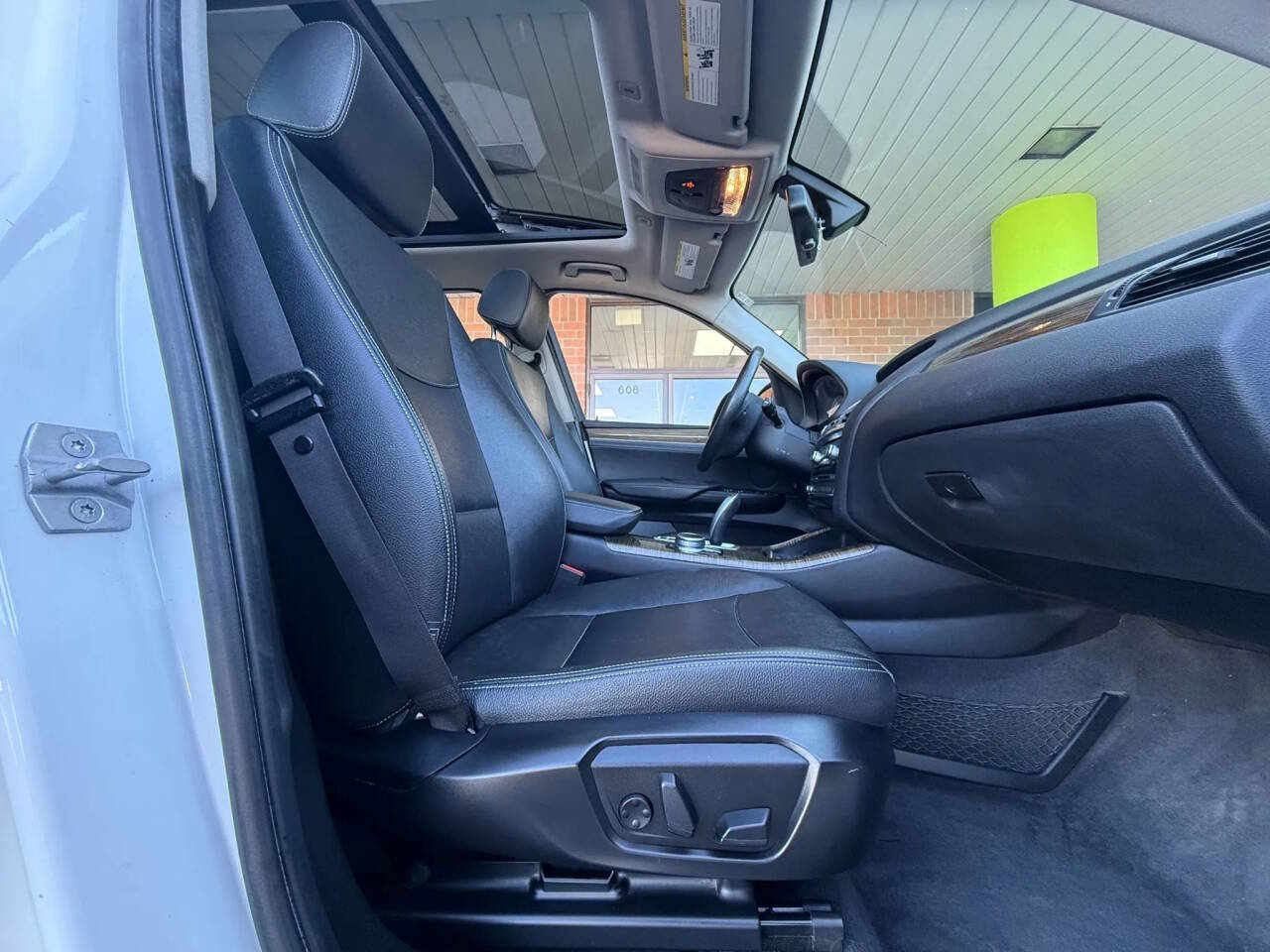 Used 2017 BMW X3 xDrive28i image 17