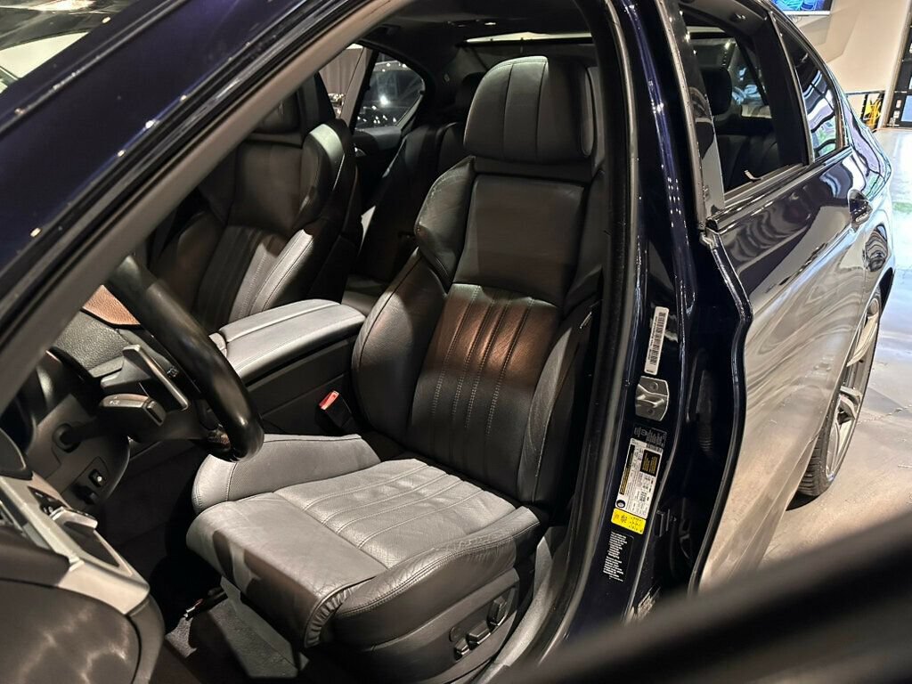 Used 2013 BMW M5 RWD image 11