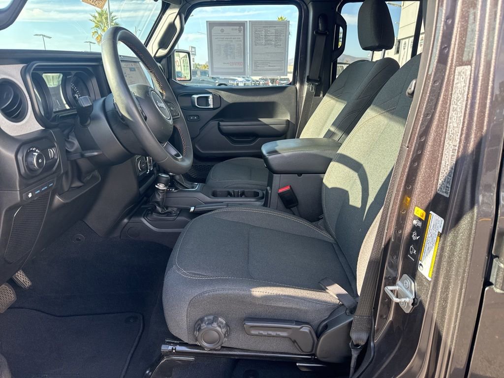 Certified 2024 Jeep Wrangler Unlimited w/ Convenience Group AWD/4WD image 13