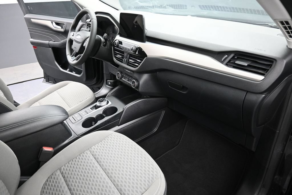 Used 2021 Ford Escape SE w/ SE Sport Appearance Package FWD image 16