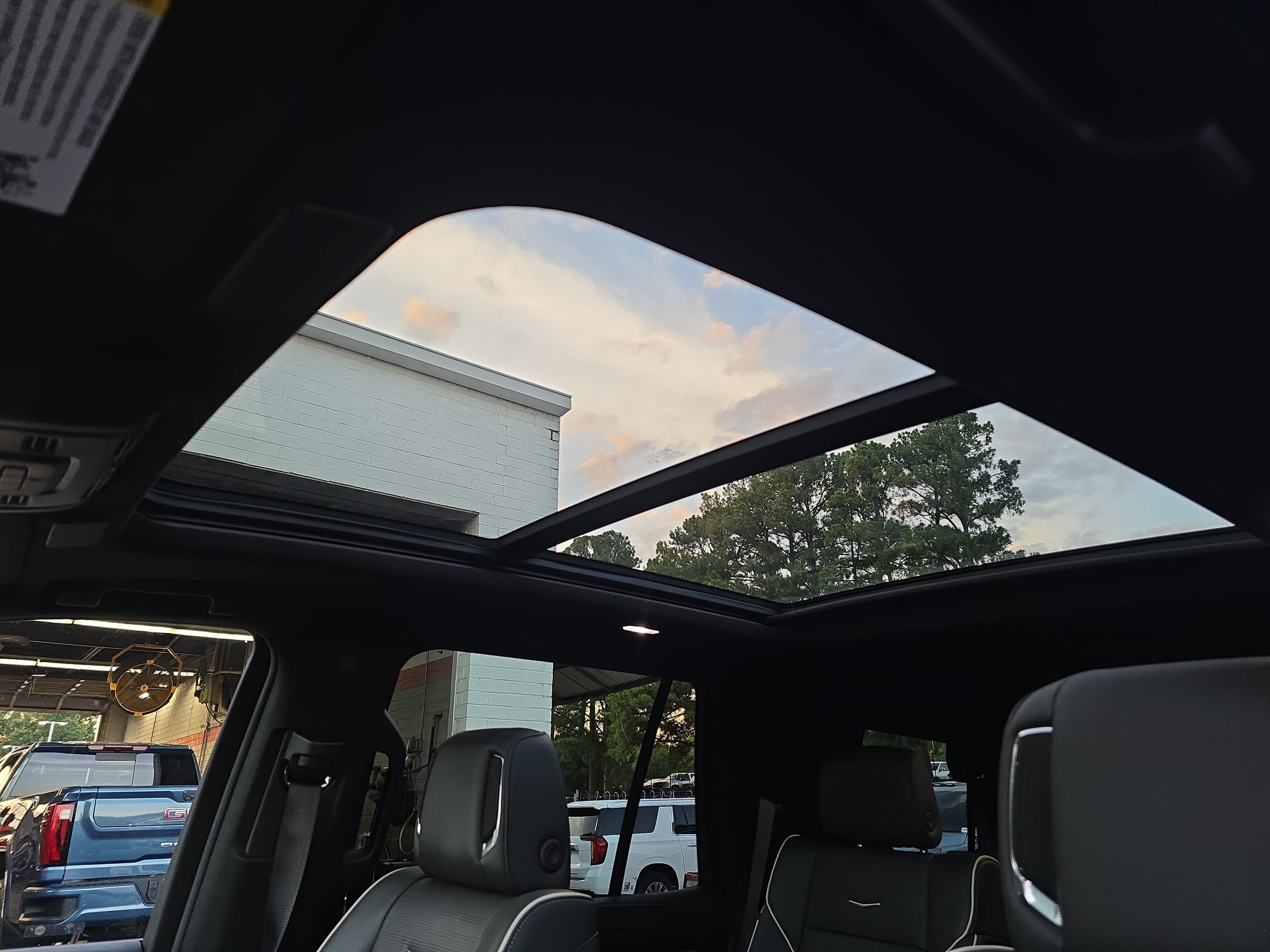 Used 2024 Cadillac Escalade Sport AWD/4WD image 30