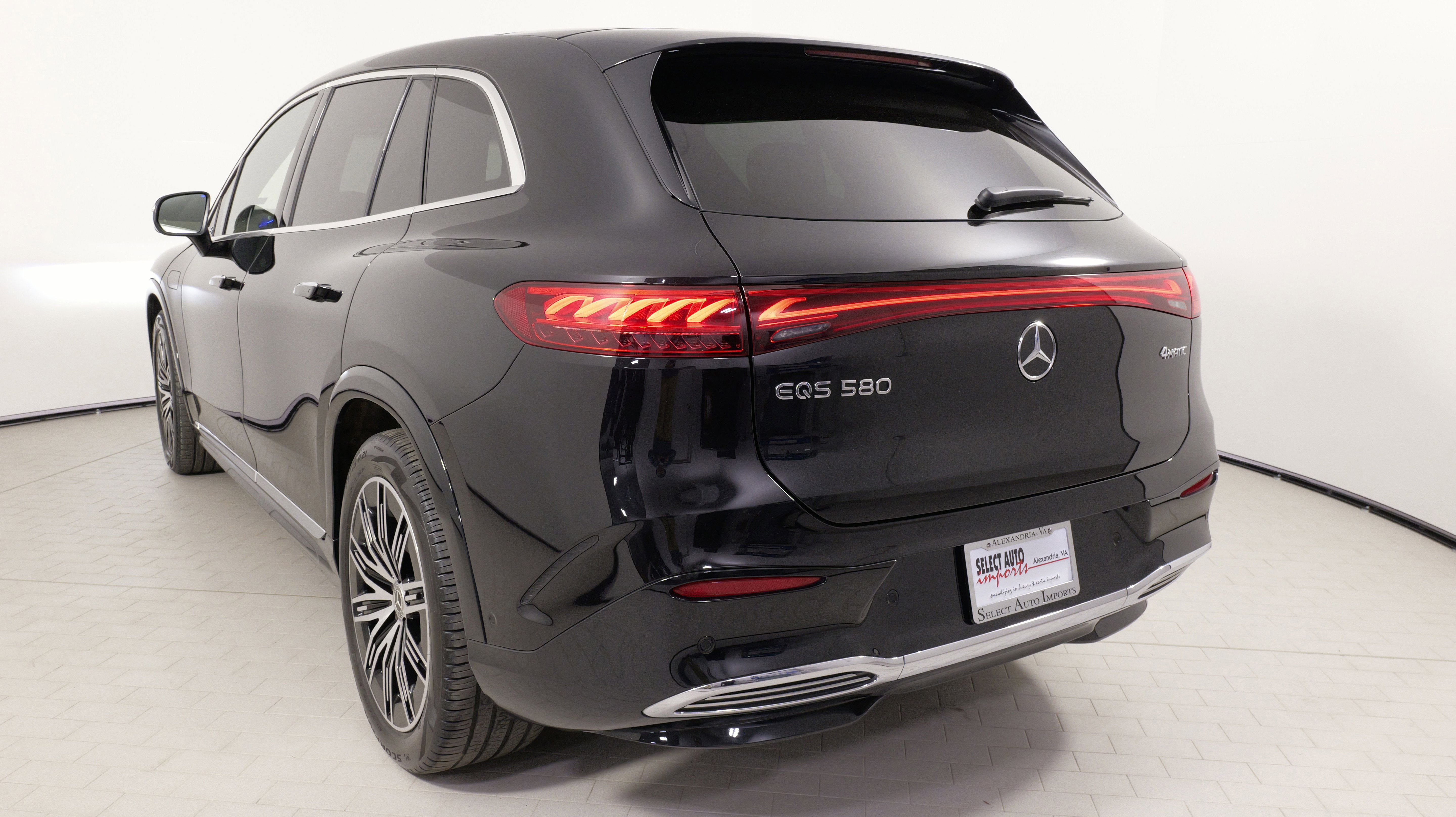 Used 2023 Mercedes-Benz EQS 580 4MATIC SUV image 13