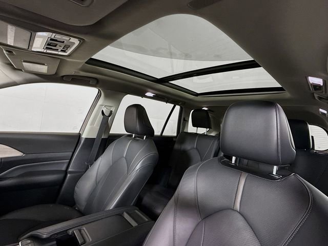 Used 2024 Toyota Grand Highlander Platinum image 24