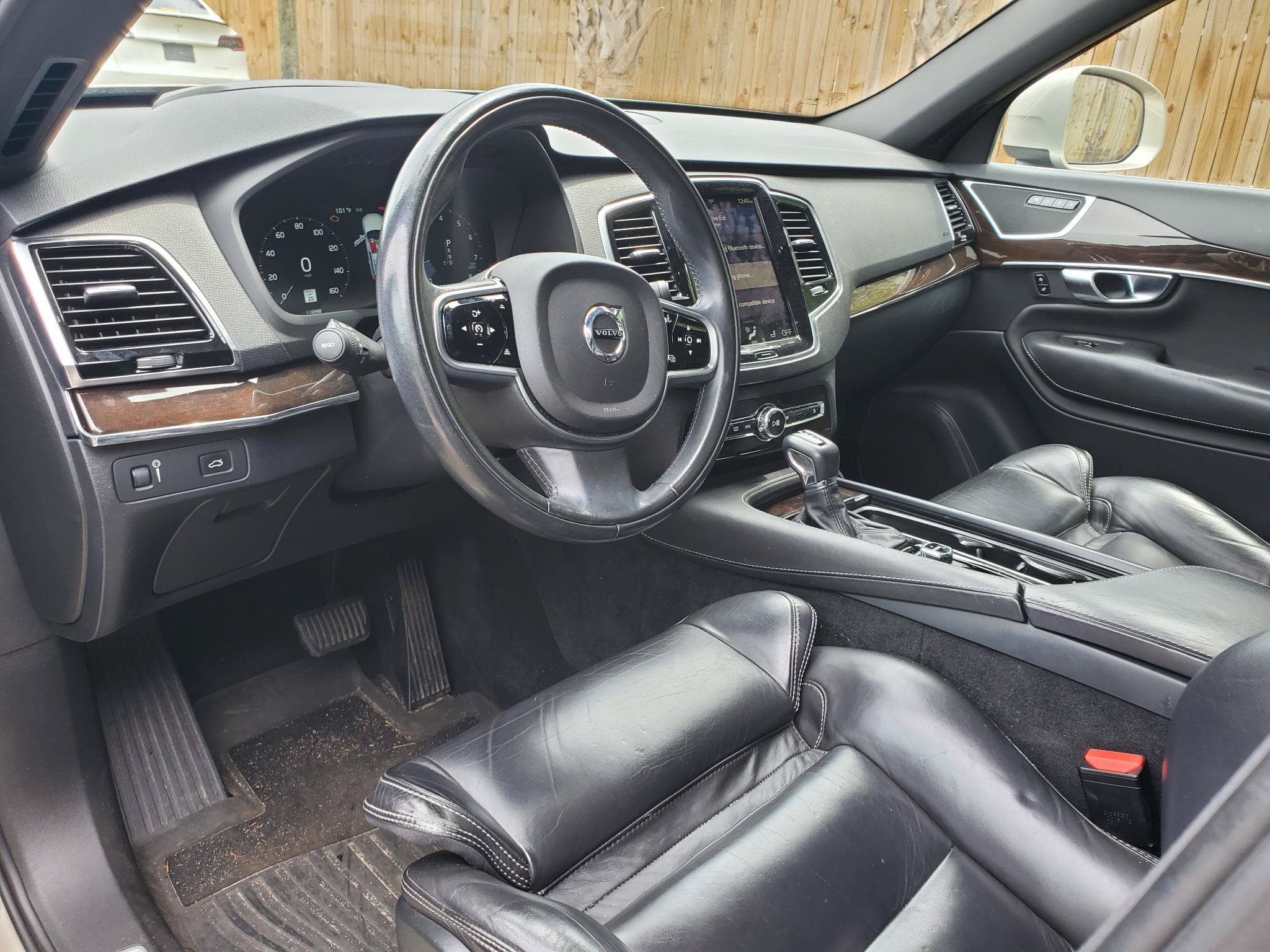 Used 2017 Volvo XC90 T6 Momentum w/ Vision Package AWD/4WD image 14