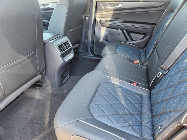 New 2026 Volkswagen Atlas Cross Sport SEL Premium R-Line AWD/4WD image 22
