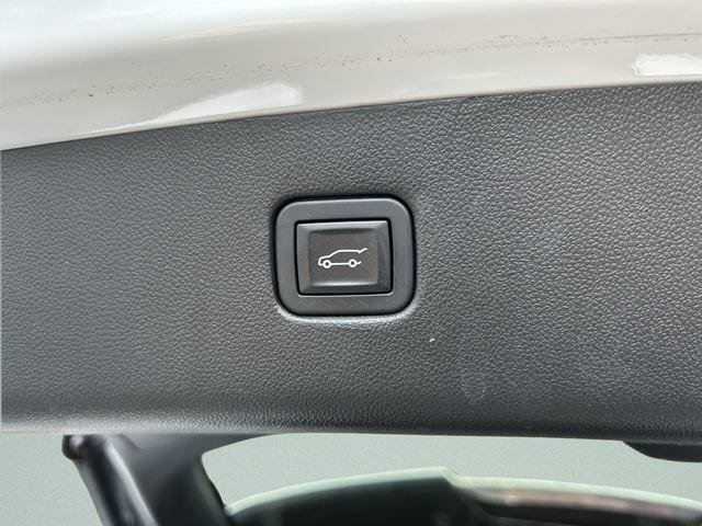 Used 2019 Chevrolet Blazer RS AWD/4WD image 16