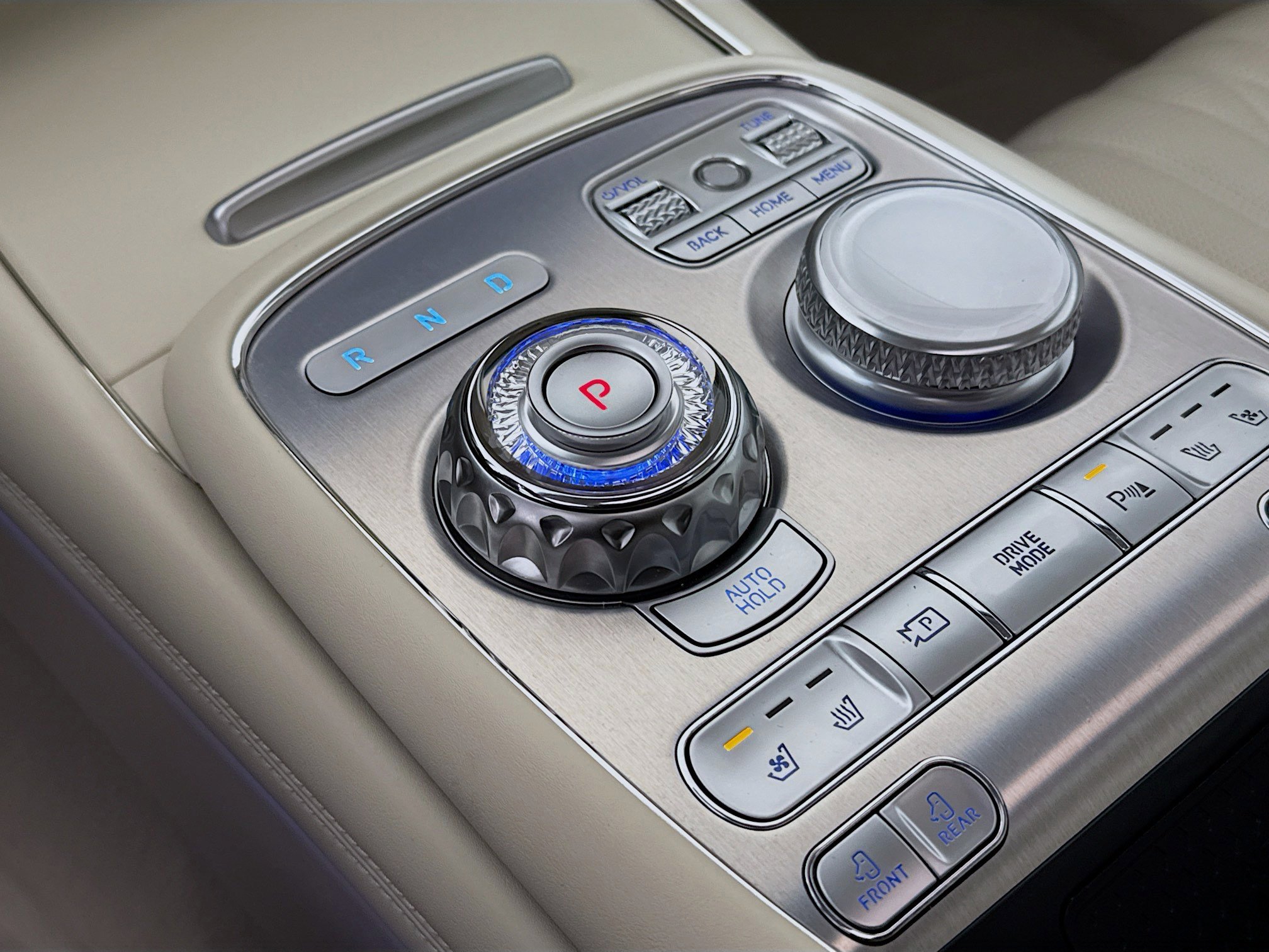 Used 2025 Genesis G90 3.5T image 19