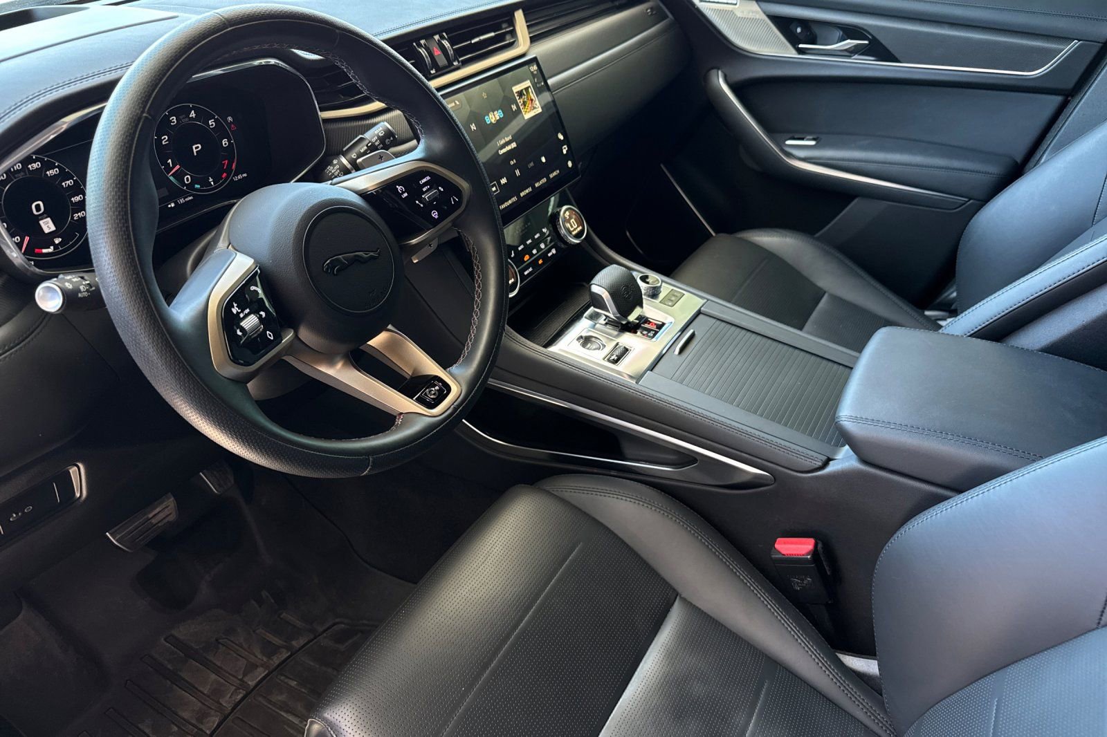 Used 2023 Jaguar F-PACE SVR AWD/4WD image 11