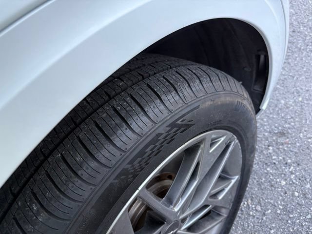 Used 2025 Genesis GV70 2.5T AWD/4WD image 33