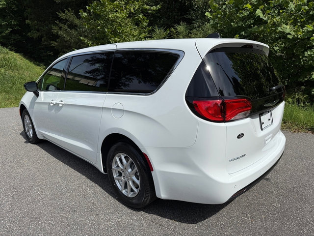 New 2026 Chrysler Voyager LX image 9