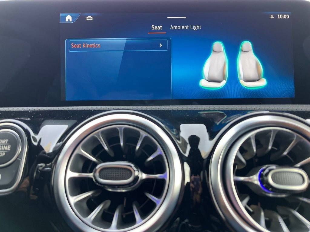 New 2025 Mercedes-Benz CLA 35 AMG 4MATIC image 36