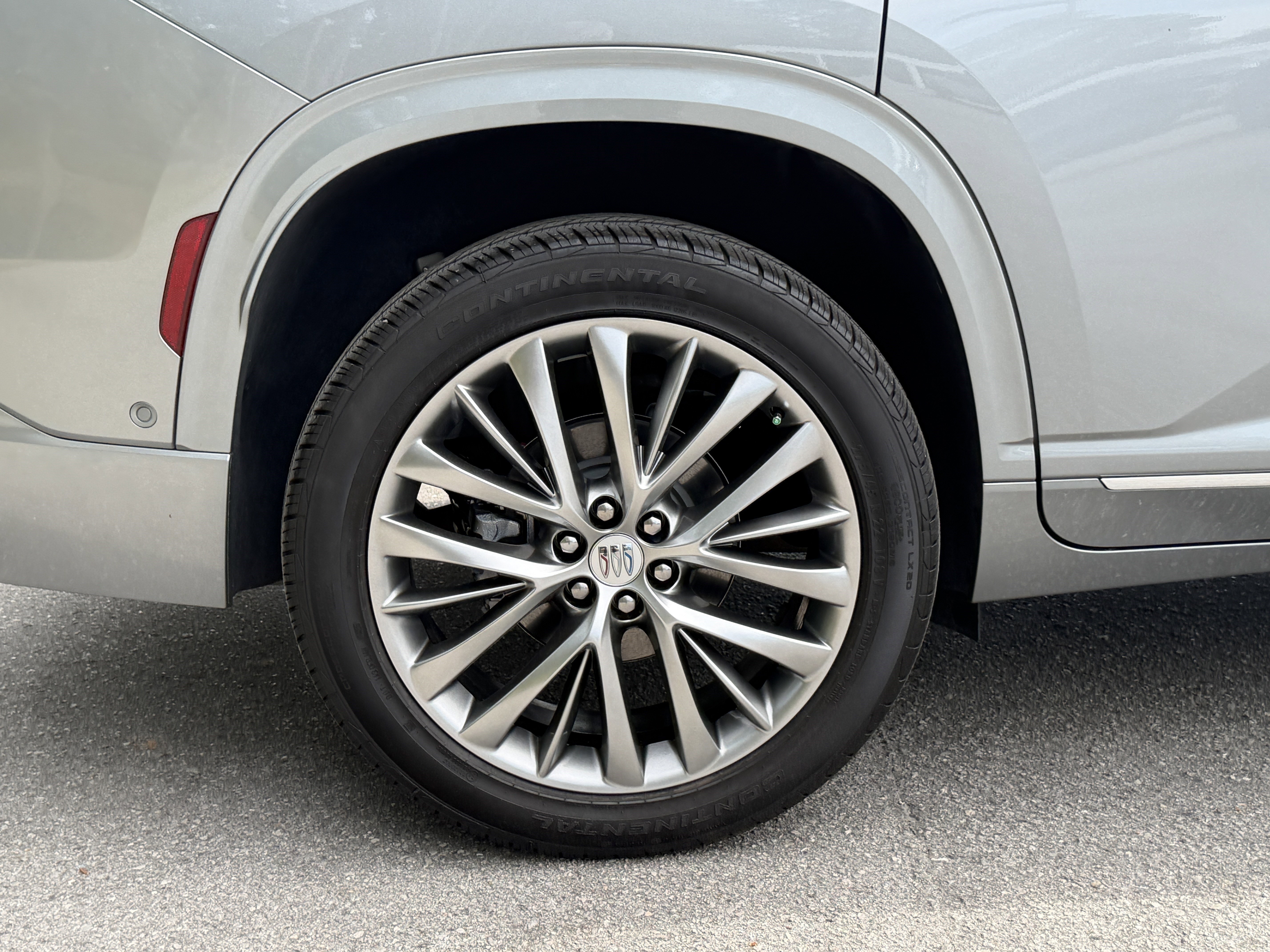 Used 2025 Buick Enclave Avenir w/ Super Cruise Package FWD image 12