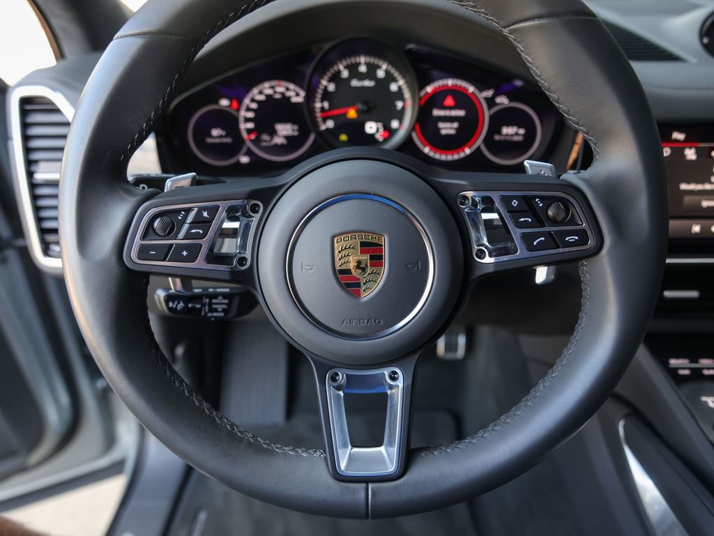 Certified 2022 Porsche Cayenne Turbo AWD/4WD image 16