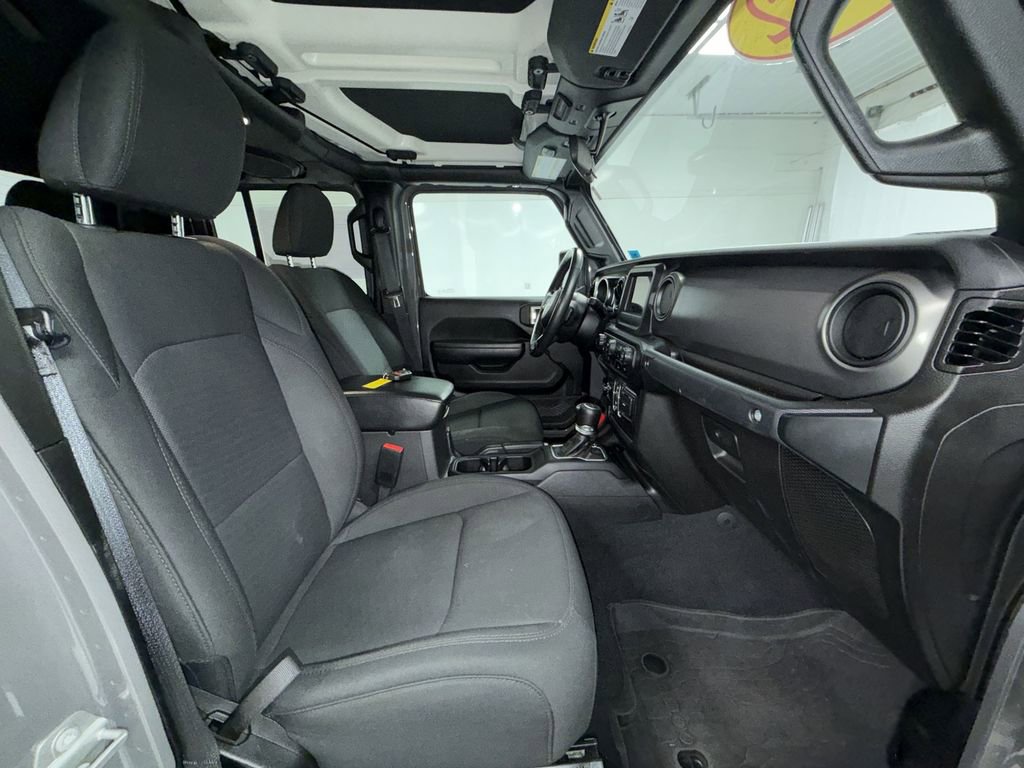 Used 2022 Jeep Gladiator Sport image 13