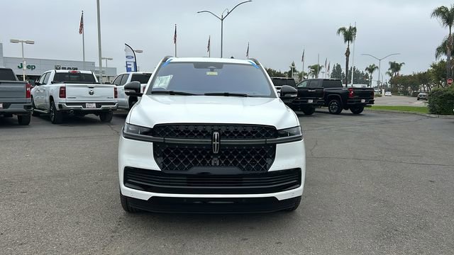 Used 2025 Lincoln Navigator Reserve w/ Jet Appearance Package image 9