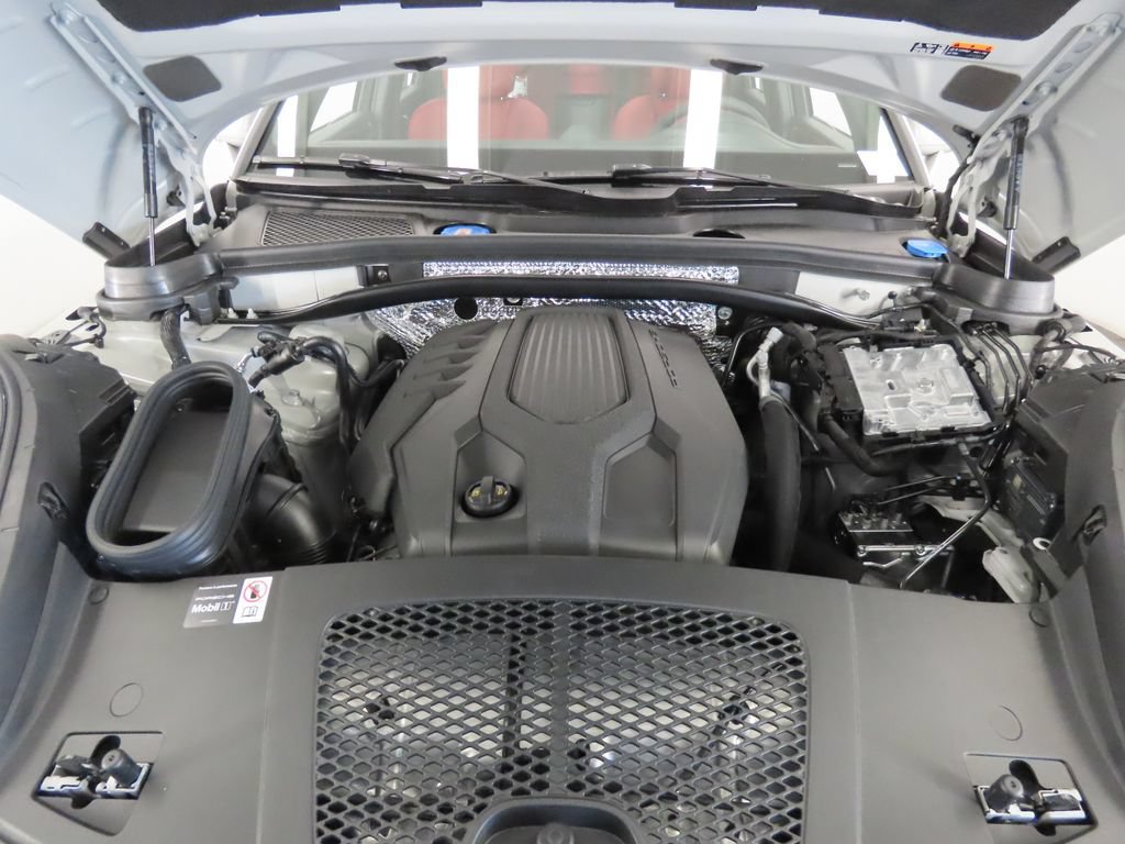 New 2026 Porsche Macan AWD/4WD image 50