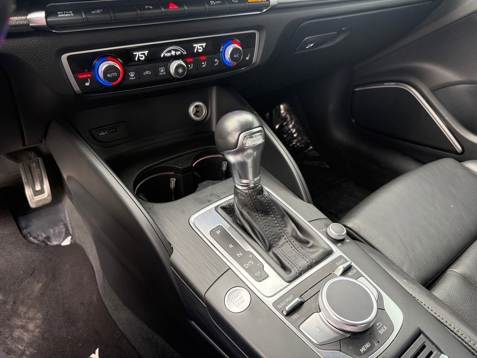 Used 2018 Audi A3 e-tron Prestige w/ Prestige Package image 13