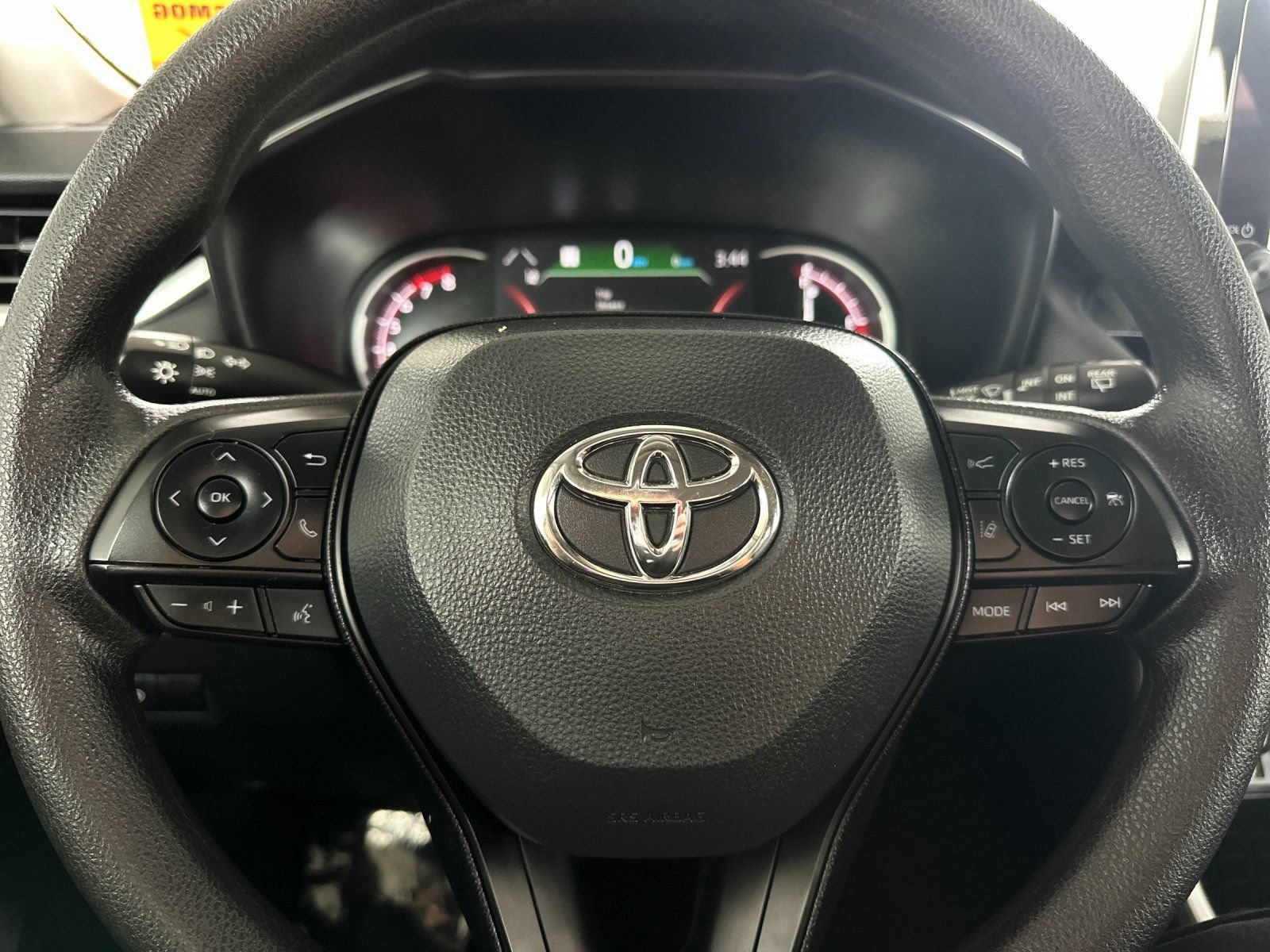 Used 2025 Toyota RAV4 XLE FWD image 21
