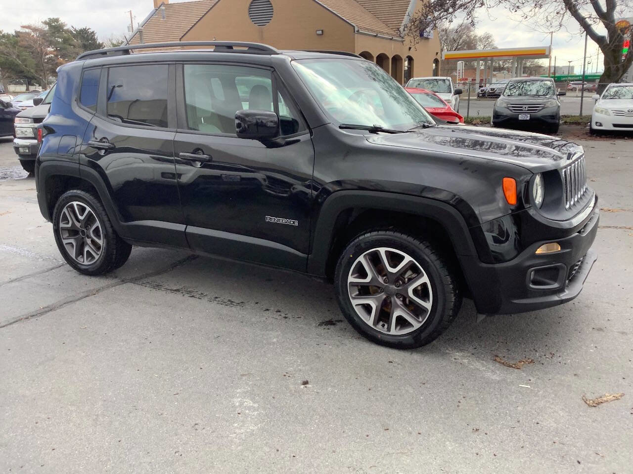 Used 2015 Jeep Renegade Latitude w/ Popular Equipment Group AWD/4WD image 8