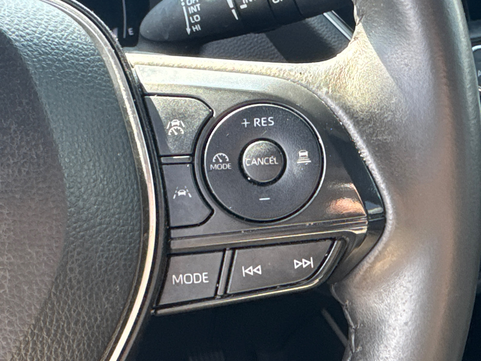 Used 2024 Toyota Corolla Cross AWD Hybrid image 33