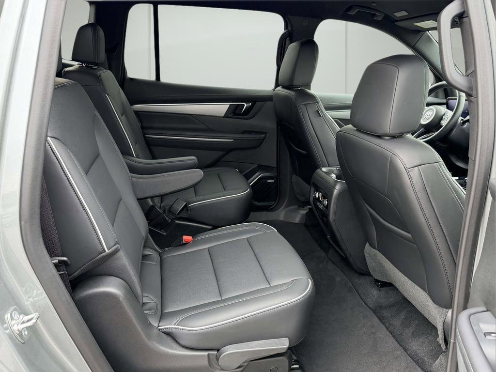 Used 2025 Buick Enclave Preferred image 12