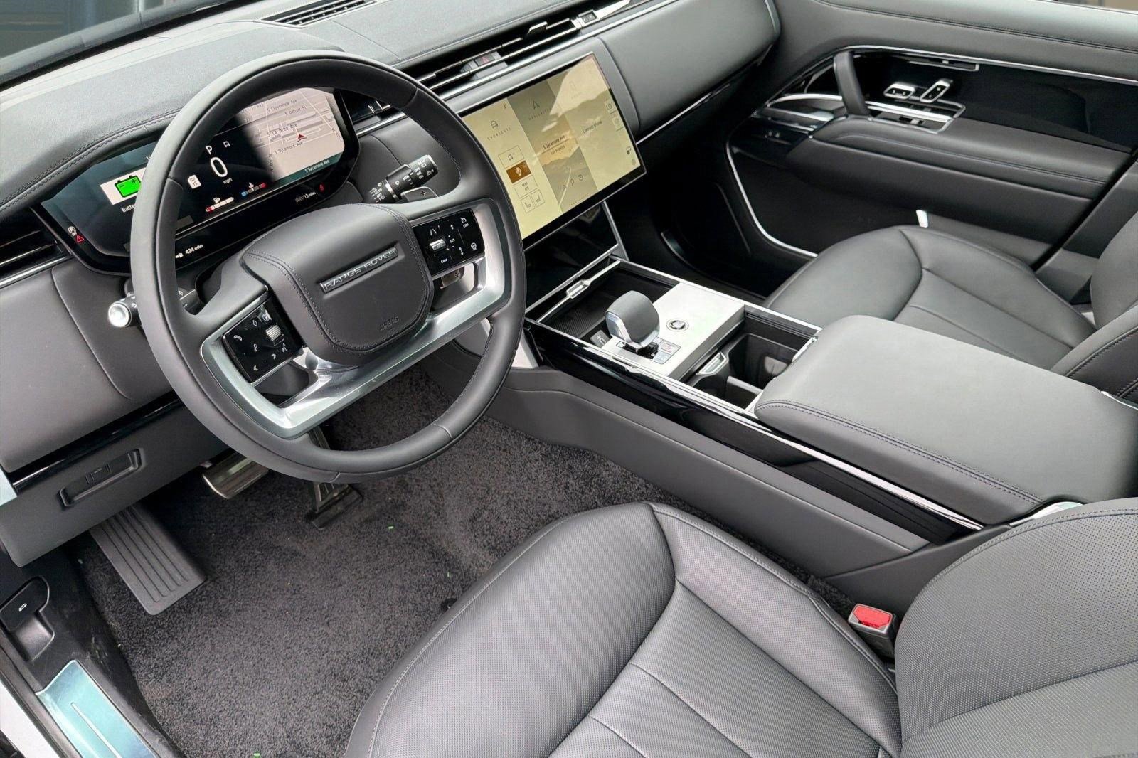 New 2026 Land Rover Range Rover Long Wheelbase SE AWD/4WD image 4