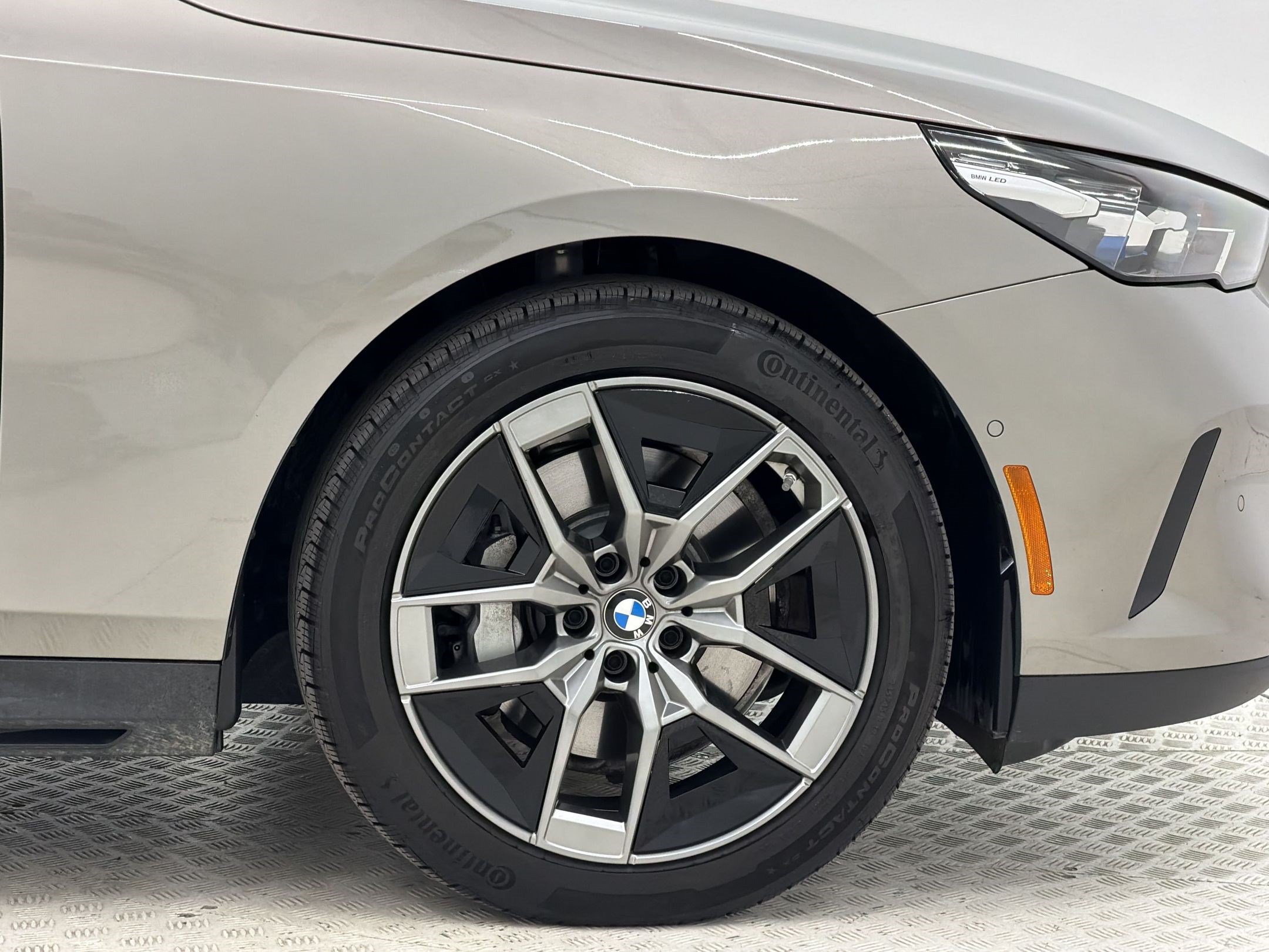 Certified 2026 BMW 530i xDrive w/ Premium Package AWD/4WD image 12