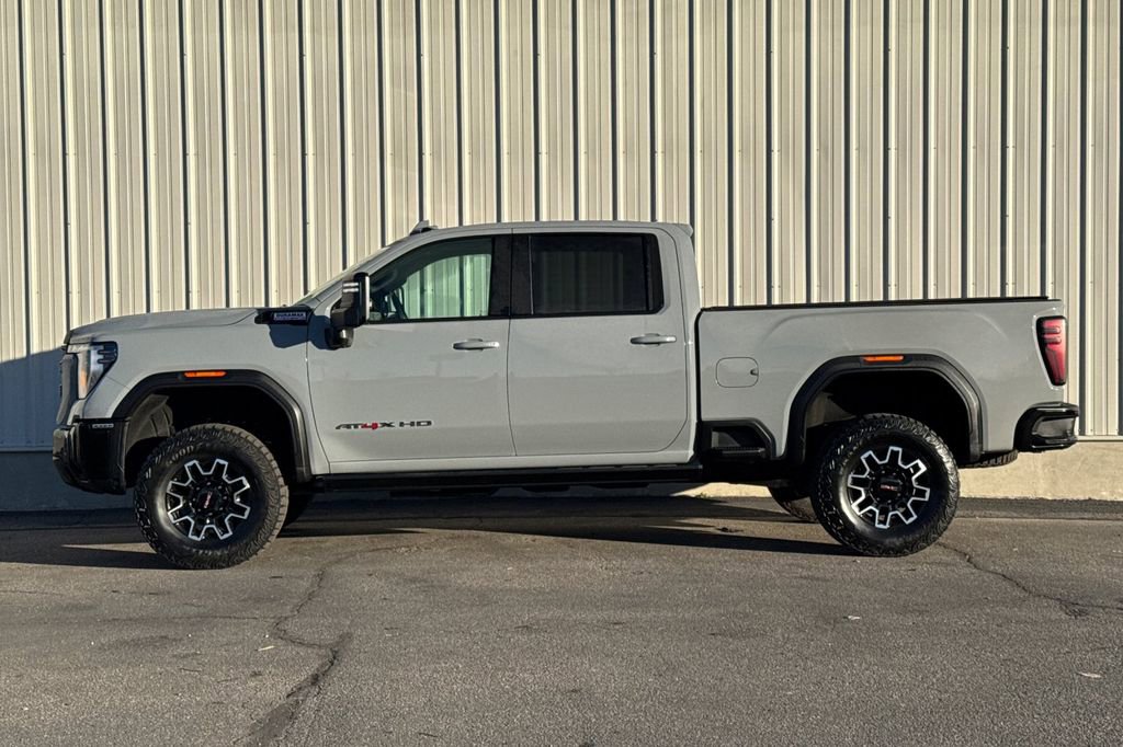 Used 2025 GMC Sierra 2500 AT4X image 7