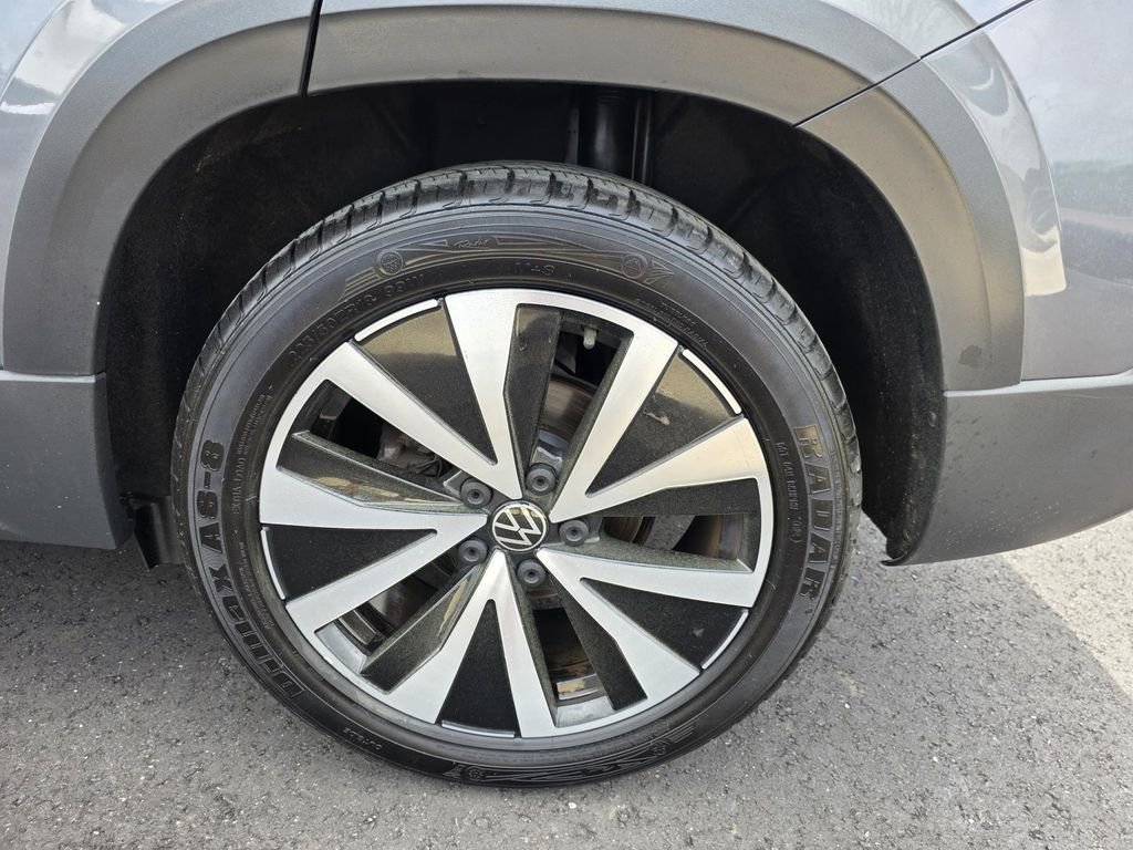 Used 2022 Volkswagen Taos SE w/ Panoramic Sunroof Package image 10