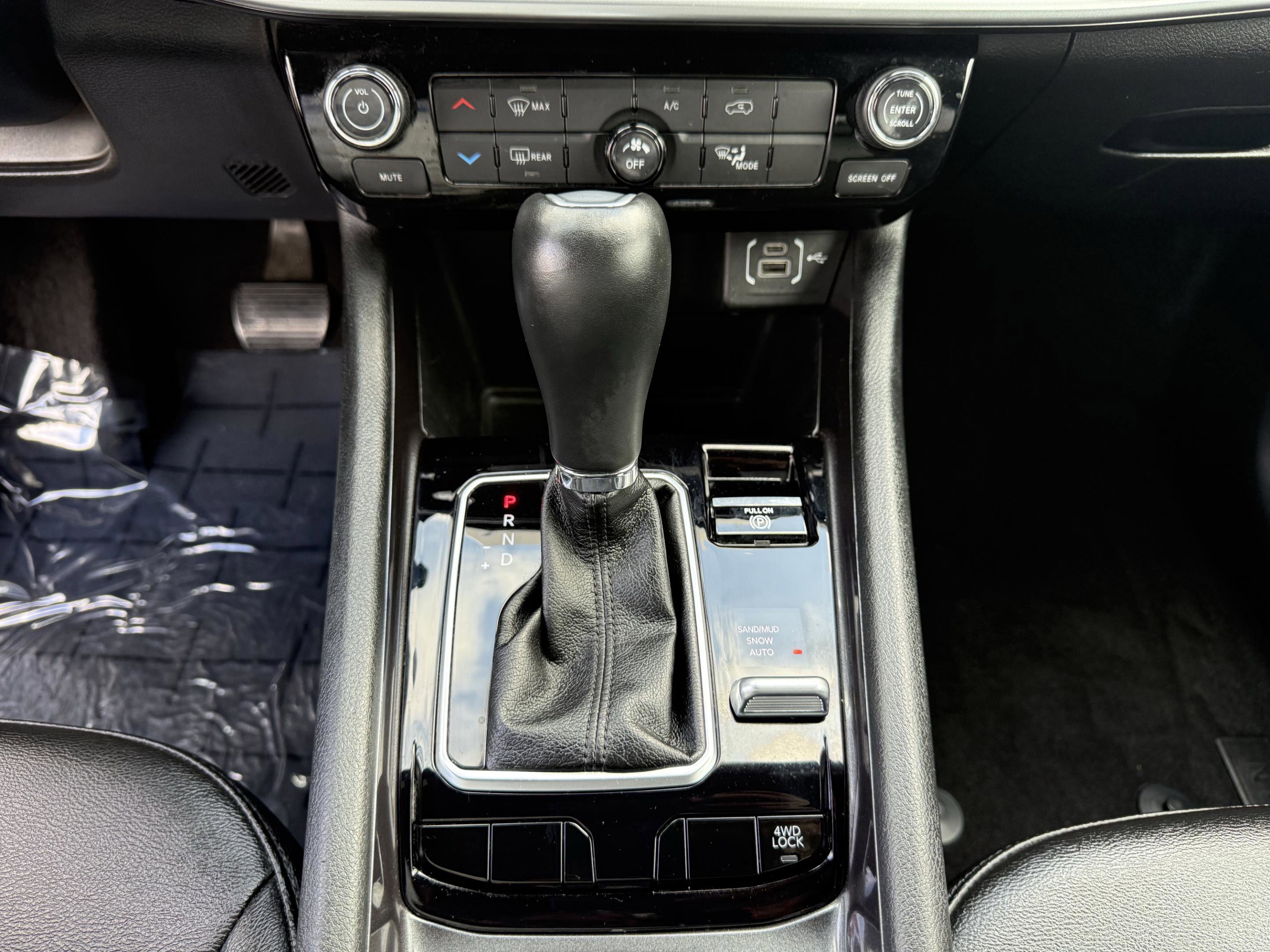 Used 2024 Jeep Compass Latitude image 22