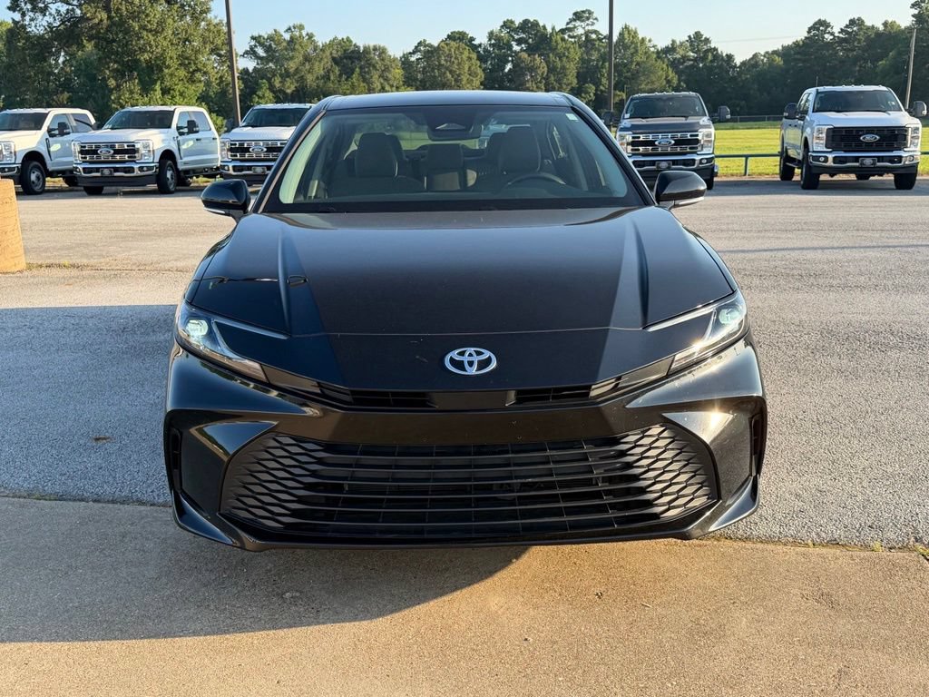 Used 2025 Toyota Camry LE FWD image 11