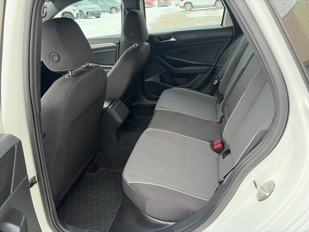 Certified 2025 Volkswagen Jetta Sport image 13
