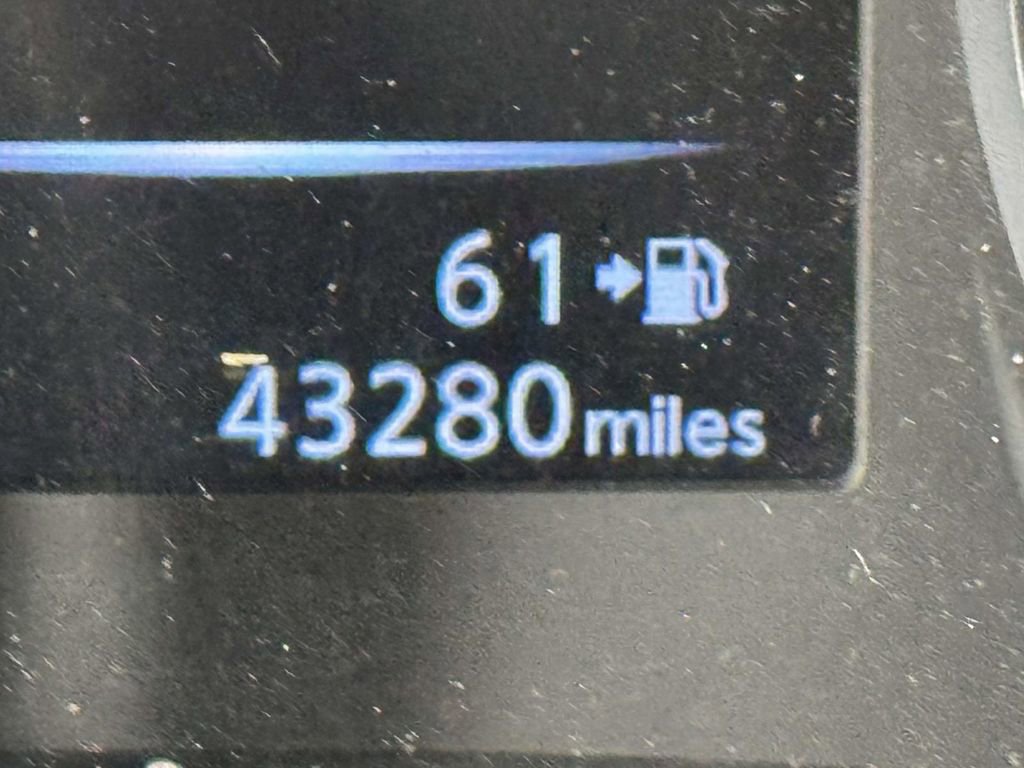 Used 2017 Nissan Rogue SL w/ SL Premium Package image 2