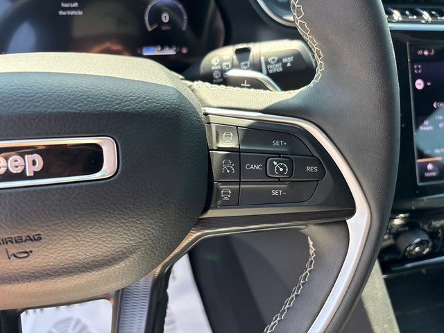 Used 2025 Jeep Grand Cherokee L Laredo w/ Luxury Tech Group I AWD/4WD image 21